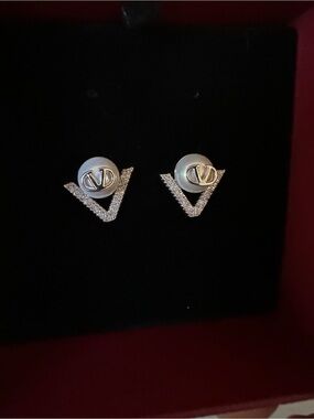 Designer-Inspired Silver Pearl V-Shaped Stud Earrings